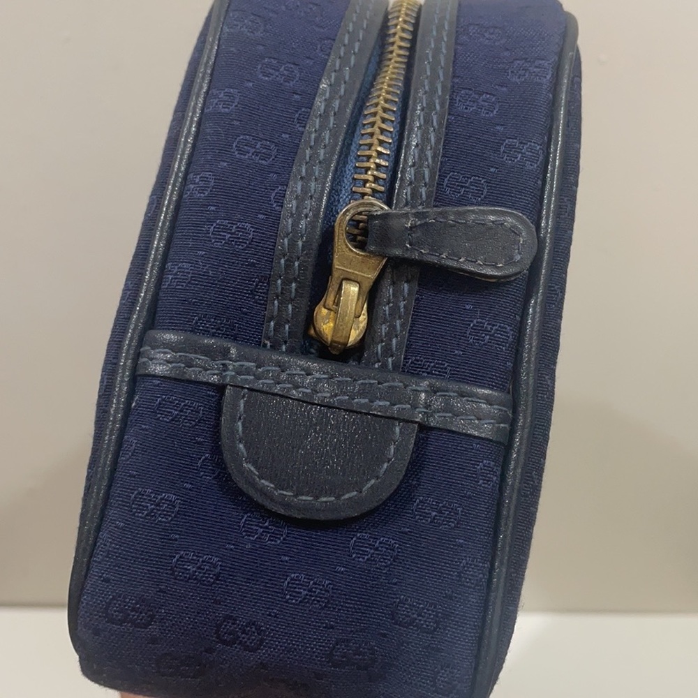 SOLD💙Vintage Gucci Toiletry Pouch💙 - Picture 10 of 16